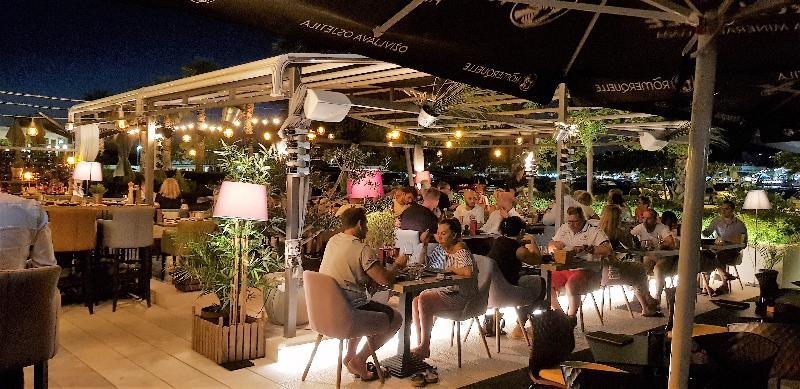 Apartel Park Osejava マカルスカ エクステリア 写真